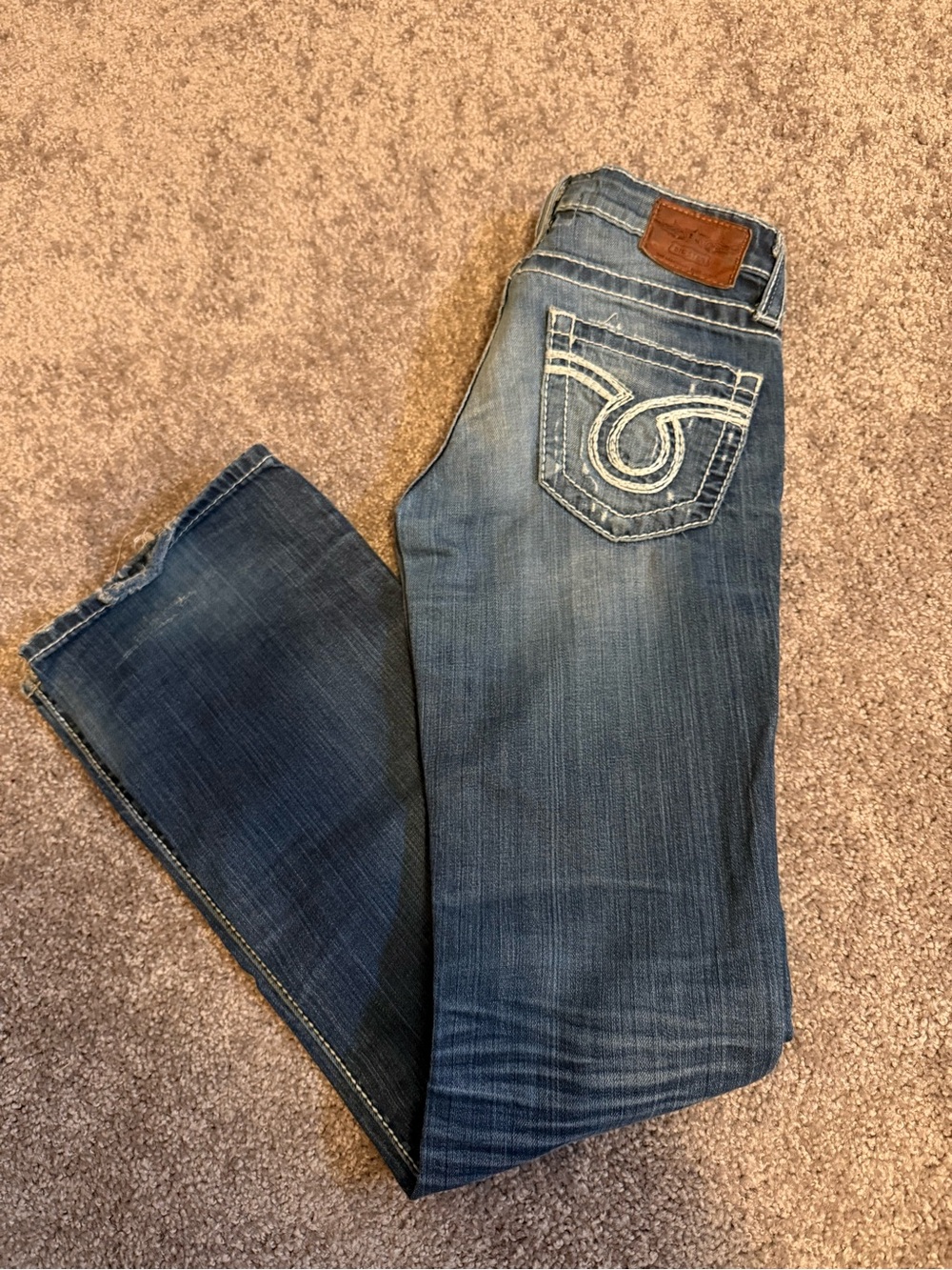 Big Star Women’s Mid Wash Bootcut Jeans with some distress Size 26R